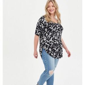 Torrid Favorite Super Soft Looney Tunes Bugs Bunny Tee Size 0